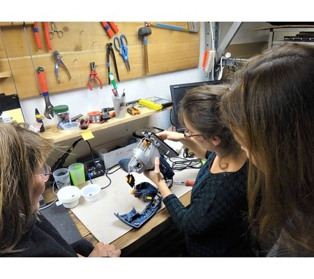 L’Atelier Soudé : la réparation d’électronique et d’électroménager participative  